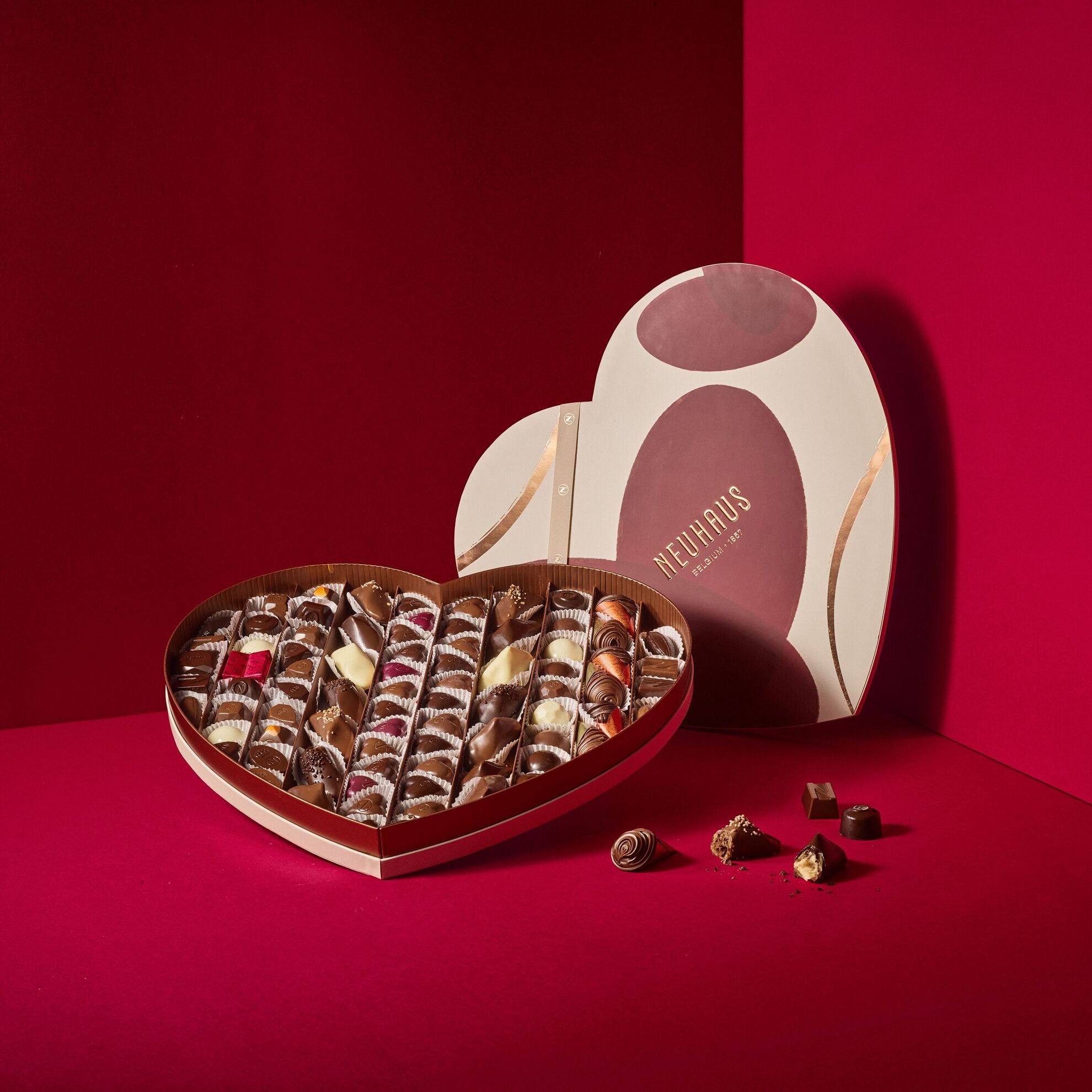 Valentine Majestic Heart Box image number 11