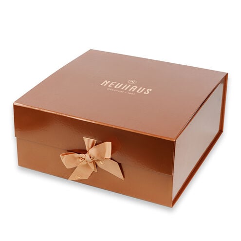 Romantic Gift Basket image number 11