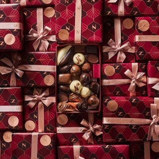 CLassic Holiday Ballotin 1 LB