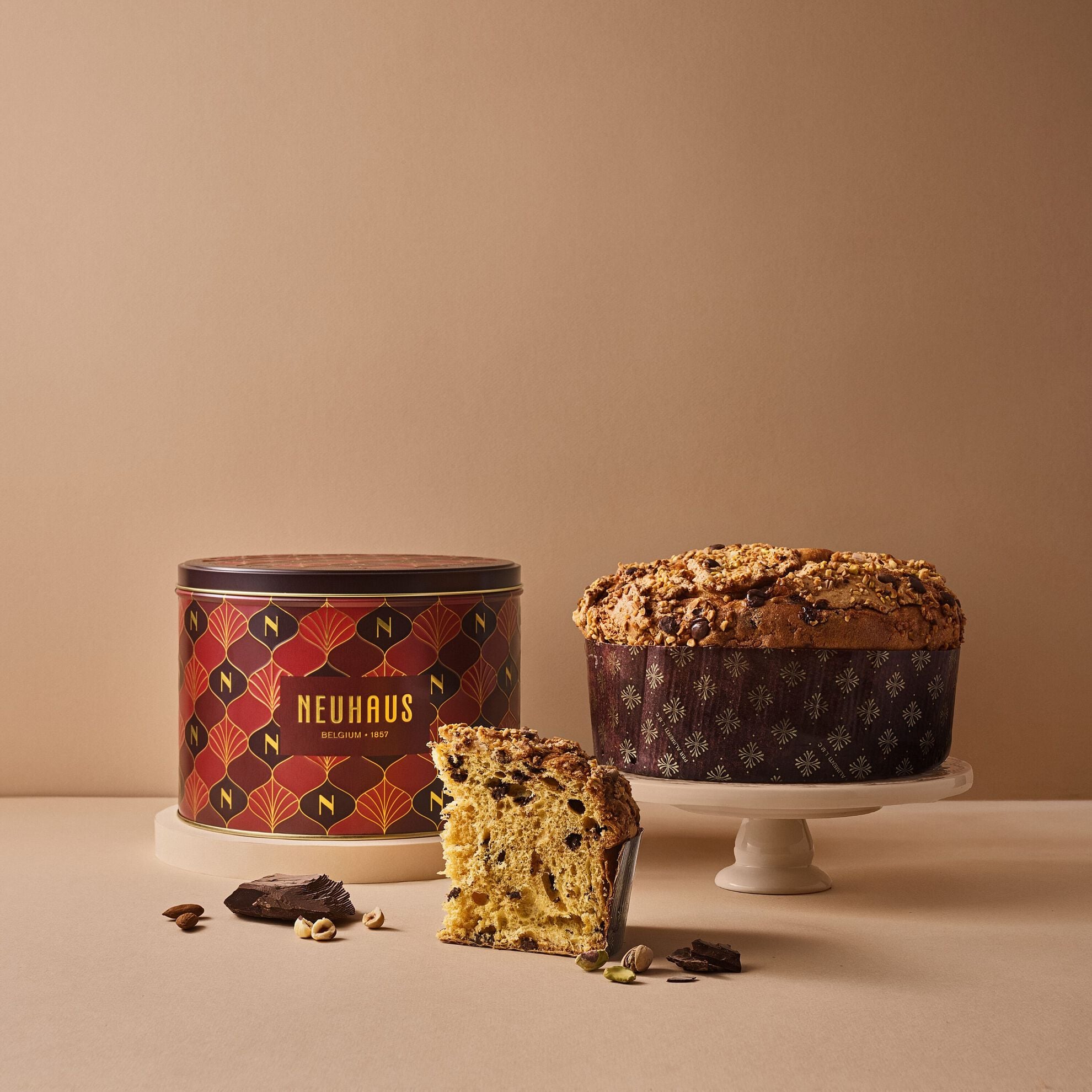 Chocolate Panettone image number 01